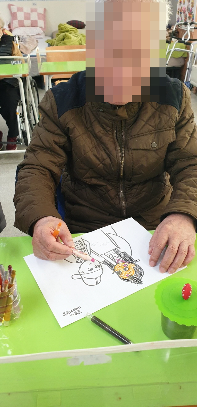 2000769928_KzXEAv8q_53dd439867e99391661ba937188f272488747edb.jpg 이미지크게보기